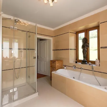 Kappel Mit Pool בית נופש